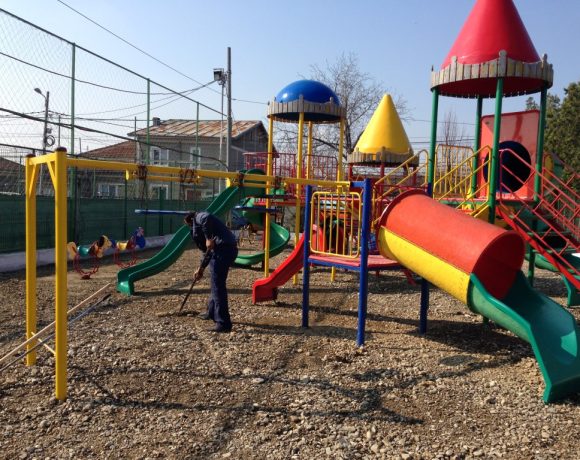 Loc de joaca Parc Primaria Voluntari