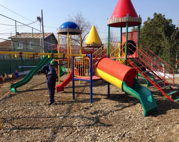 Loc de joaca Parc Primaria Voluntari