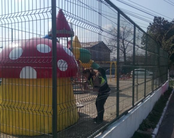 Loc de joaca Parc Primaria Voluntari