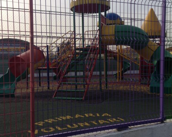 Loc de joaca Parc Primaria Voluntari