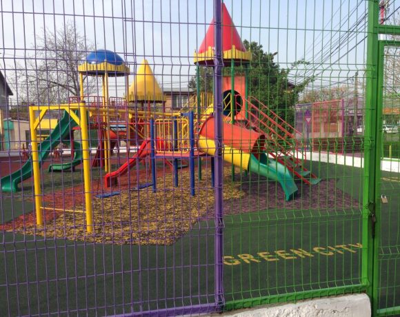 Loc de joaca Parc Primaria Voluntari