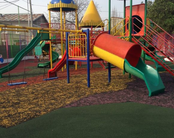 Loc de joaca Parc Primaria Voluntari